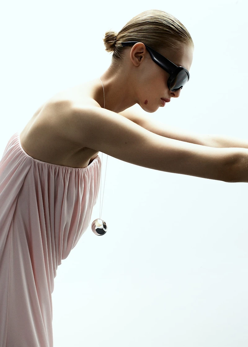 Metal pendant necklace