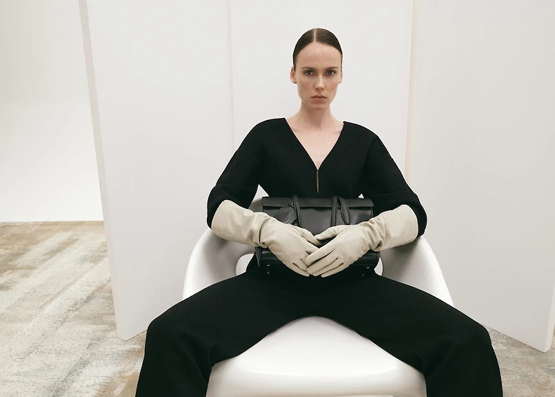 Oversized V-neck cardigan