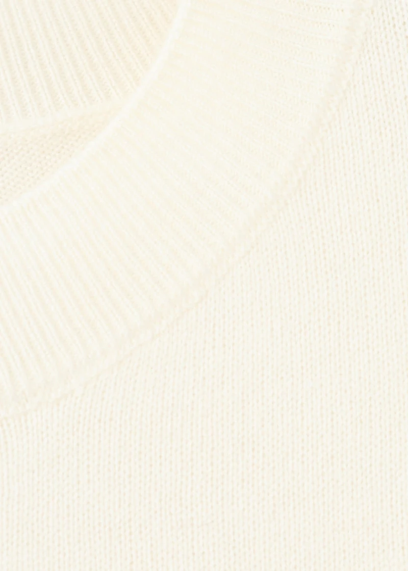 Round-neck knitted sweater