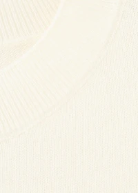 Round-neck knitted sweater