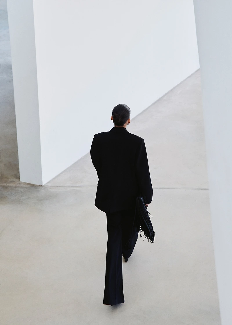 Straight suit jacket with lapel pockets