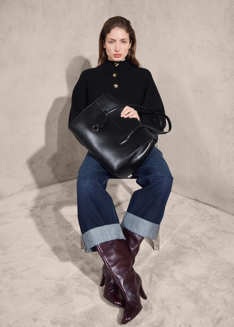 Leather shopper bag with charms