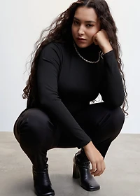 Ribbed long-sleeved t-shirt