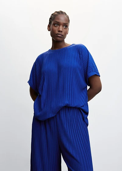 Short-sleeved pleated t-shirt