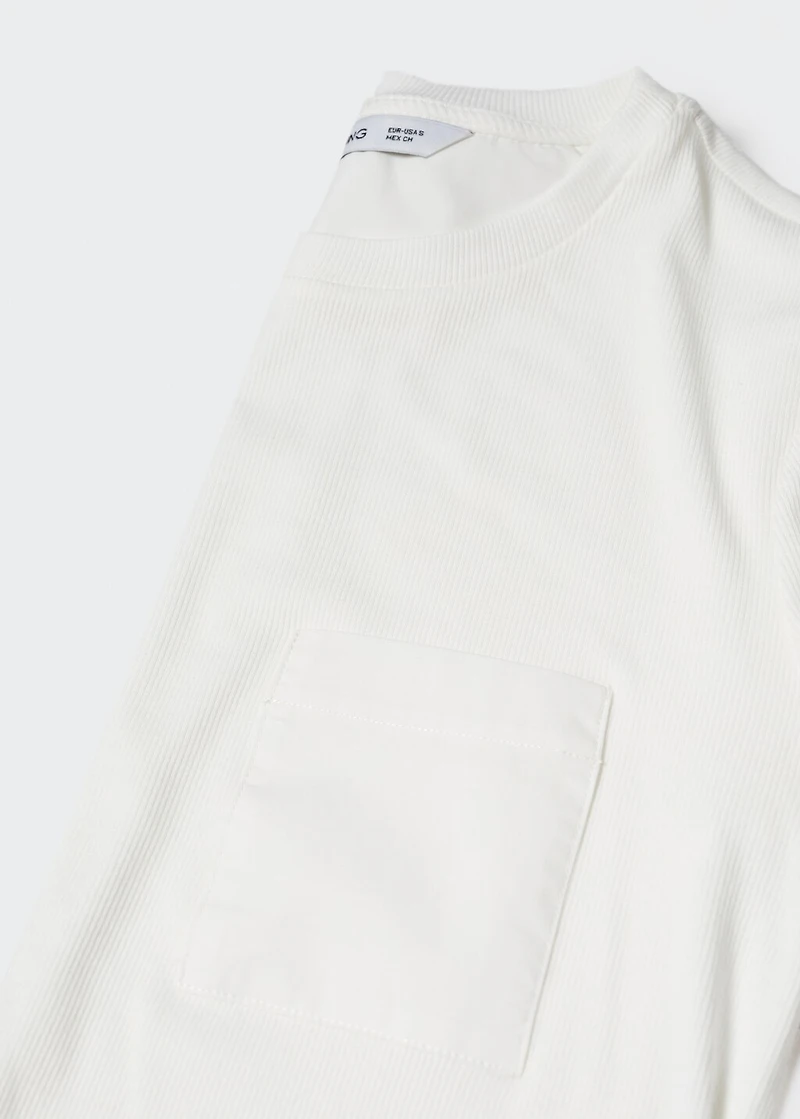Round-neck t-shirt with pocket