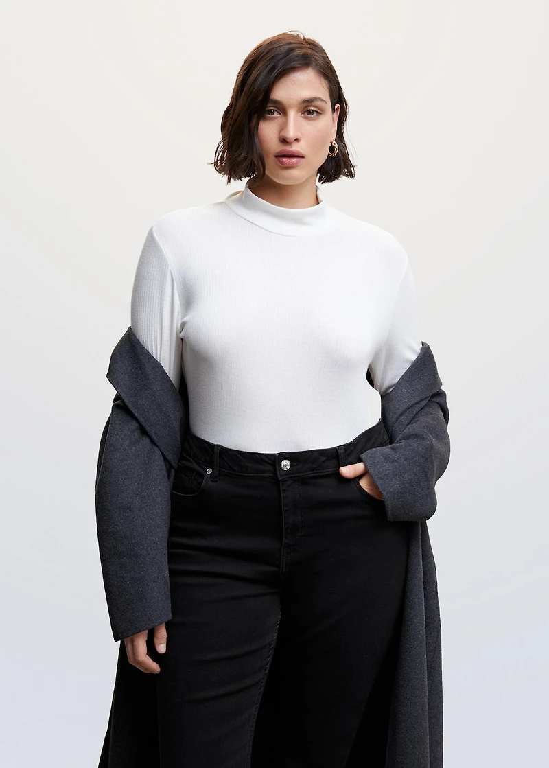 Medium-rise flared jeans