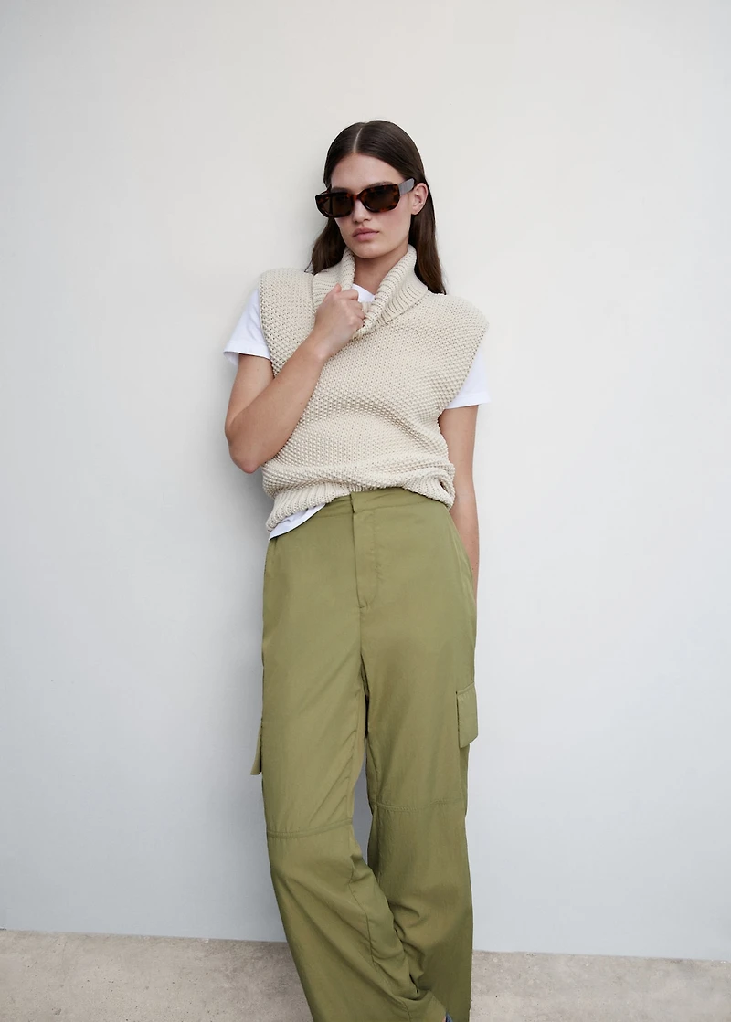 Cargo pants with pocket