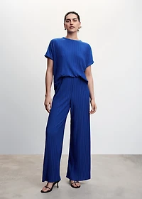 Short-sleeved pleated t-shirt