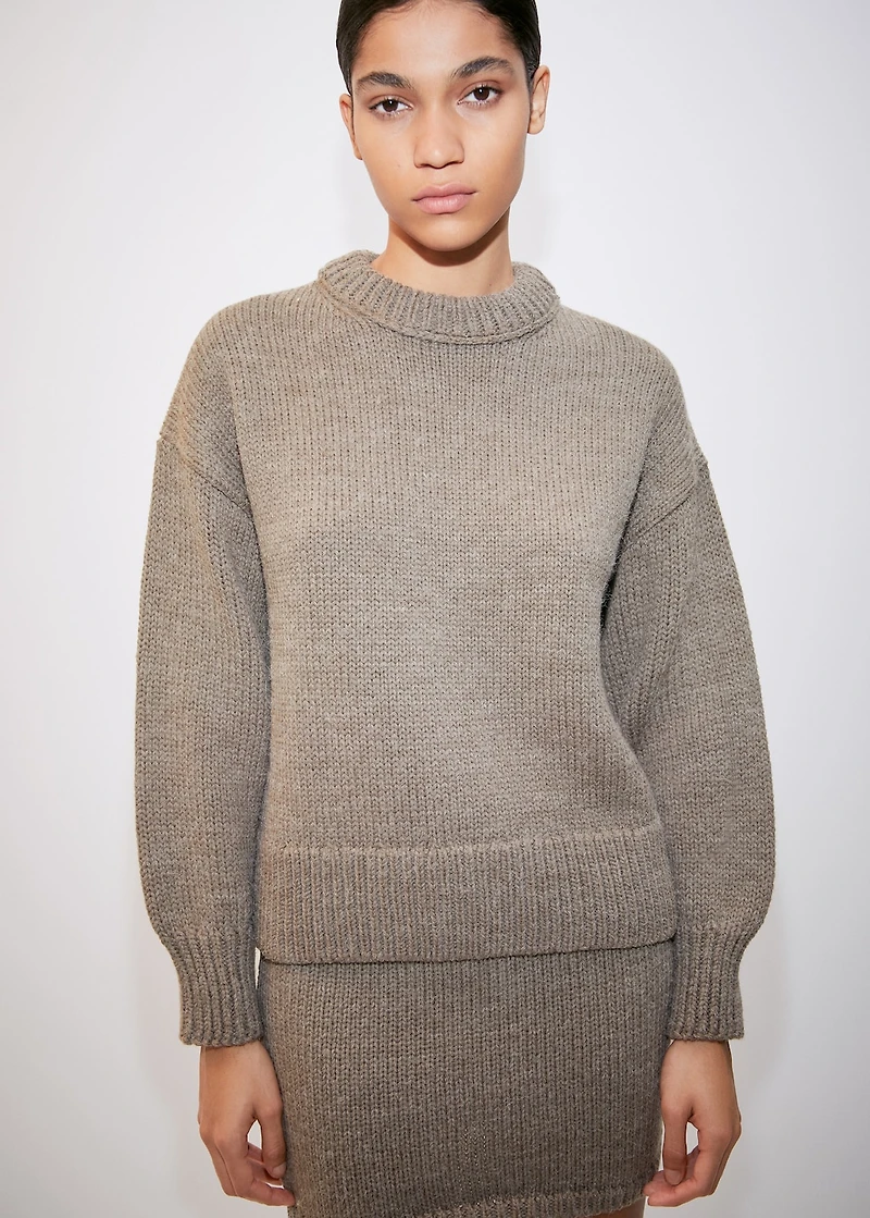 Puffed-sleeved wool sweater