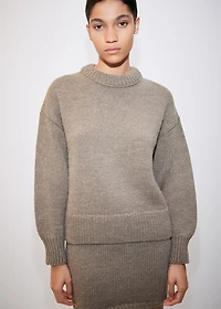 Puffed-sleeved wool sweater