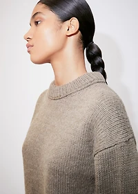 Puffed-sleeved wool sweater