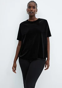 T-shirt with velvet shoulder pads