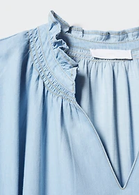 Puffed-sleeved dress will frills