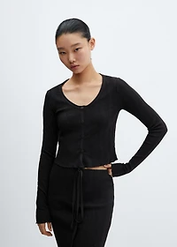 Knitted t-shirt with button