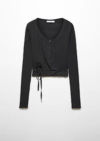 Knitted t-shirt with button