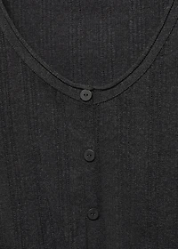 Knitted t-shirt with button