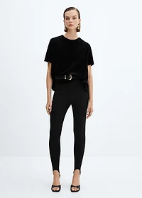 T-shirt with velvet shoulder pads