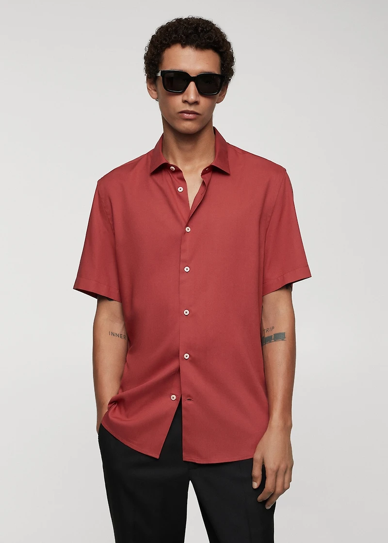 Classic-fit short sleeved shirt