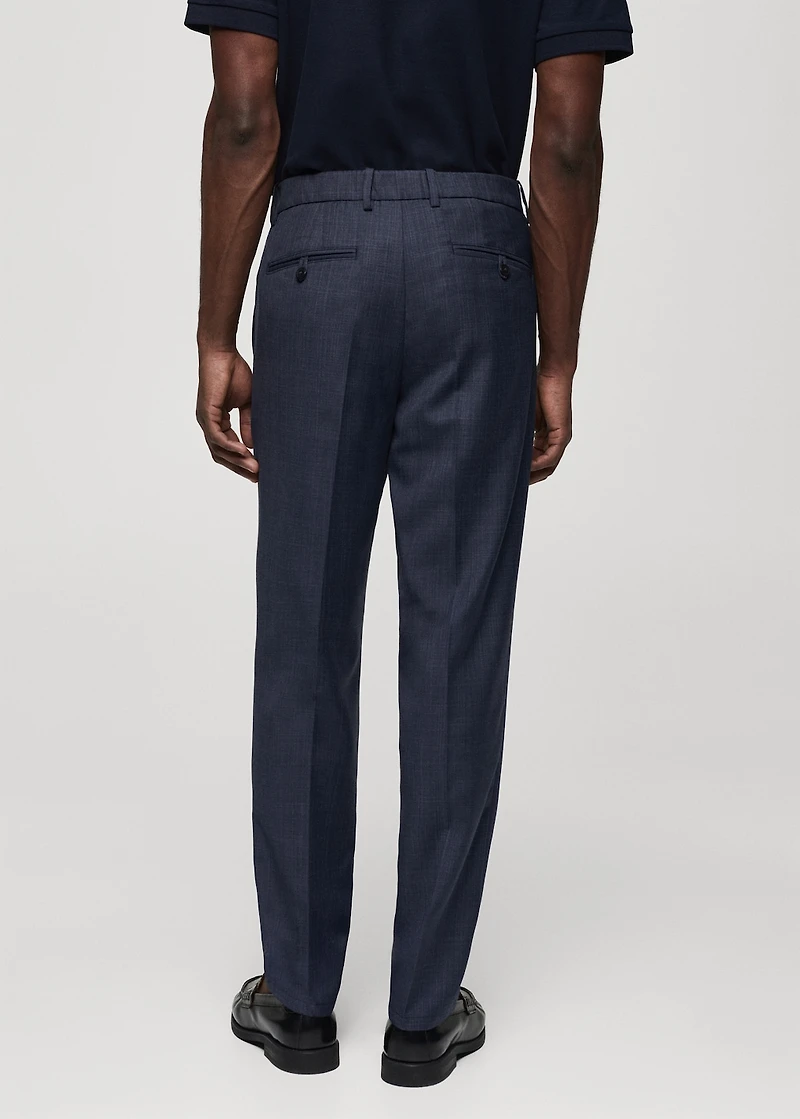 Cold wool pants with pleat detail