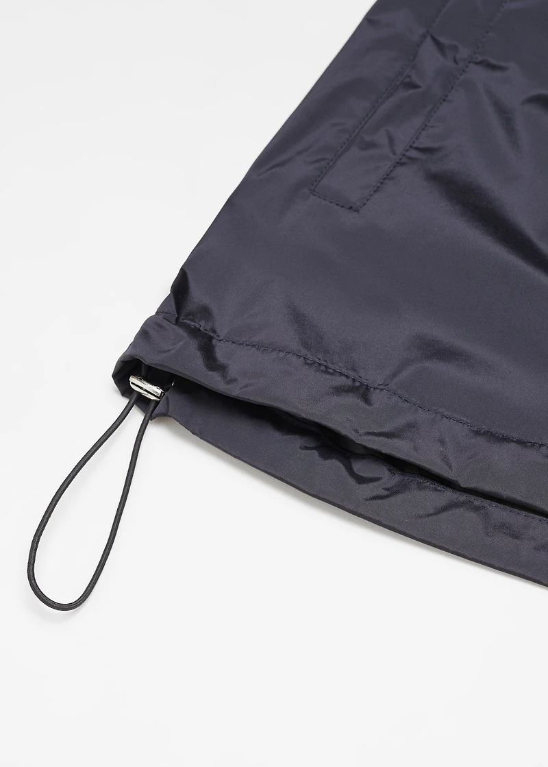 Water-repellent jacket with zip