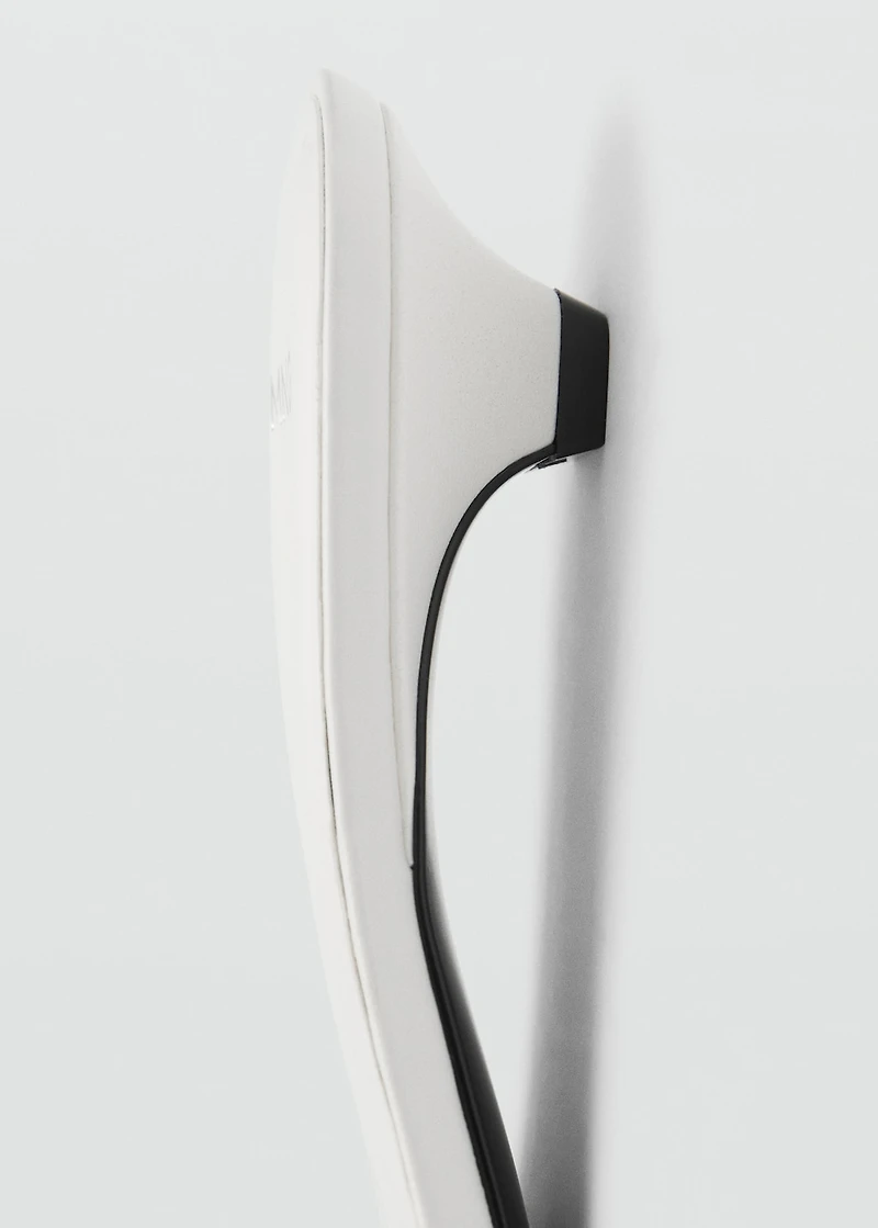 Kitten heel sandals with straps