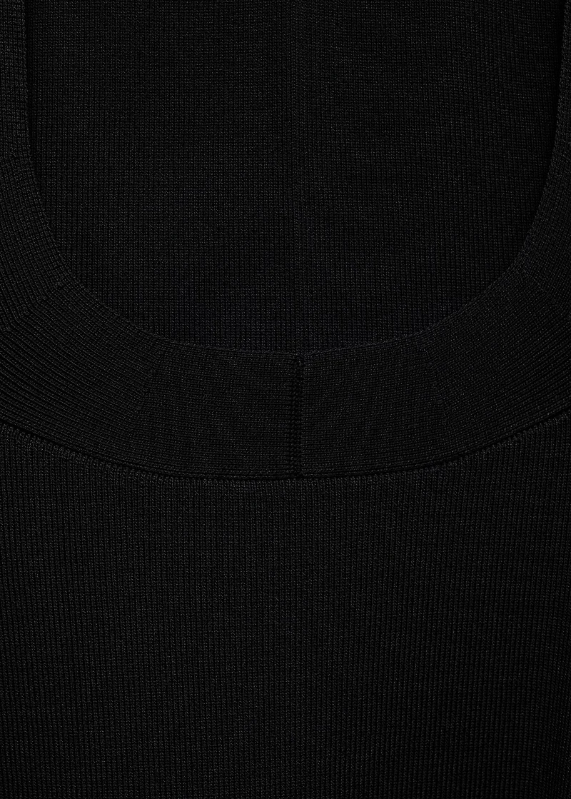 Open-back knitted dress