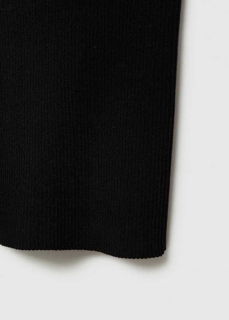 Ribbed top with thin straps