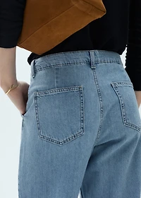 Wide-leg pleated jeans