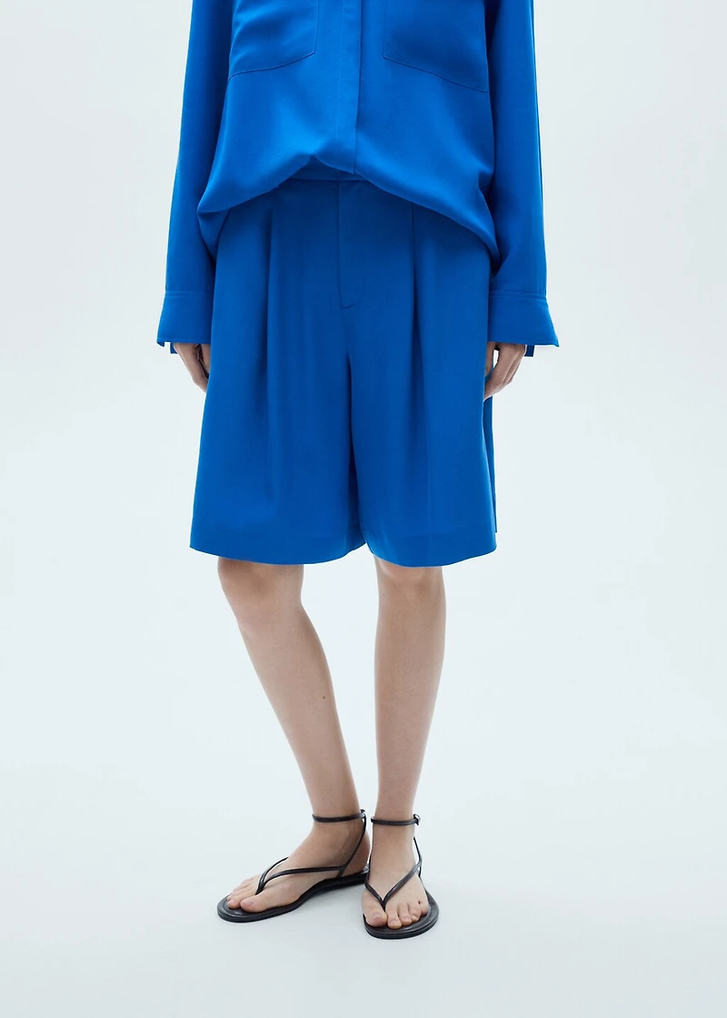 Lyocell pleated bermuda shorts