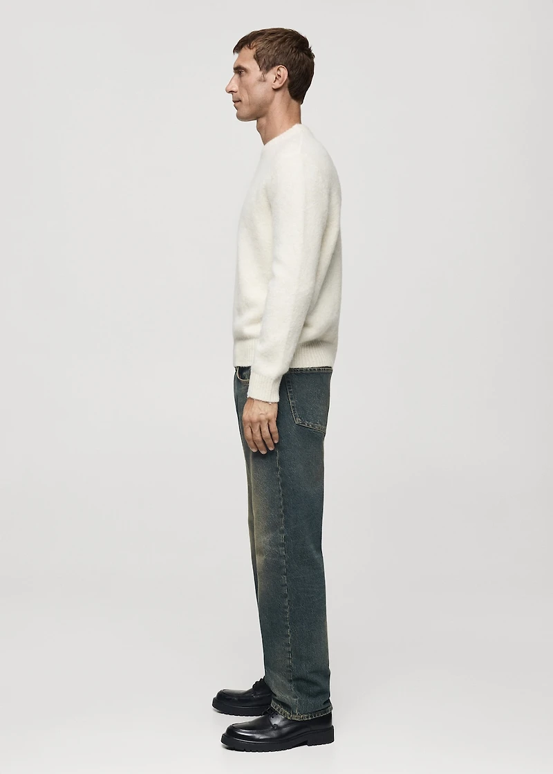 Straight-fit jeans with frayed effect