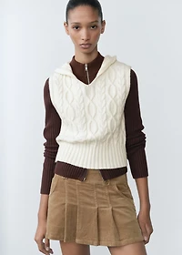 Cable-knit vest with hood