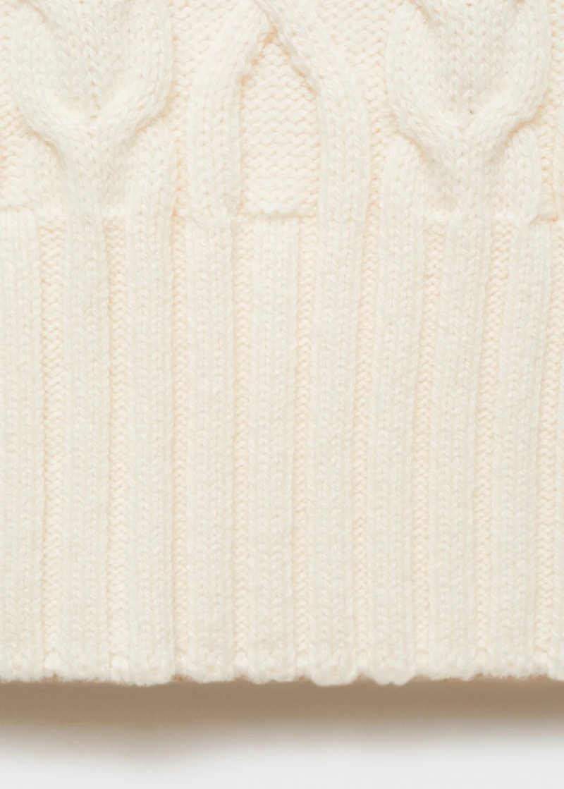 Cable-knit vest with hood