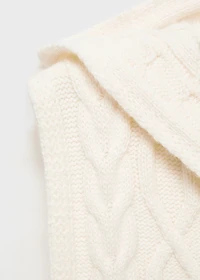 Cable-knit vest with hood