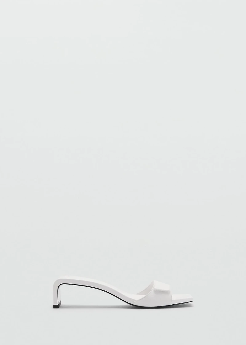 Heel leather sandals