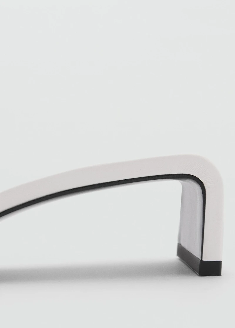 Heel leather sandals