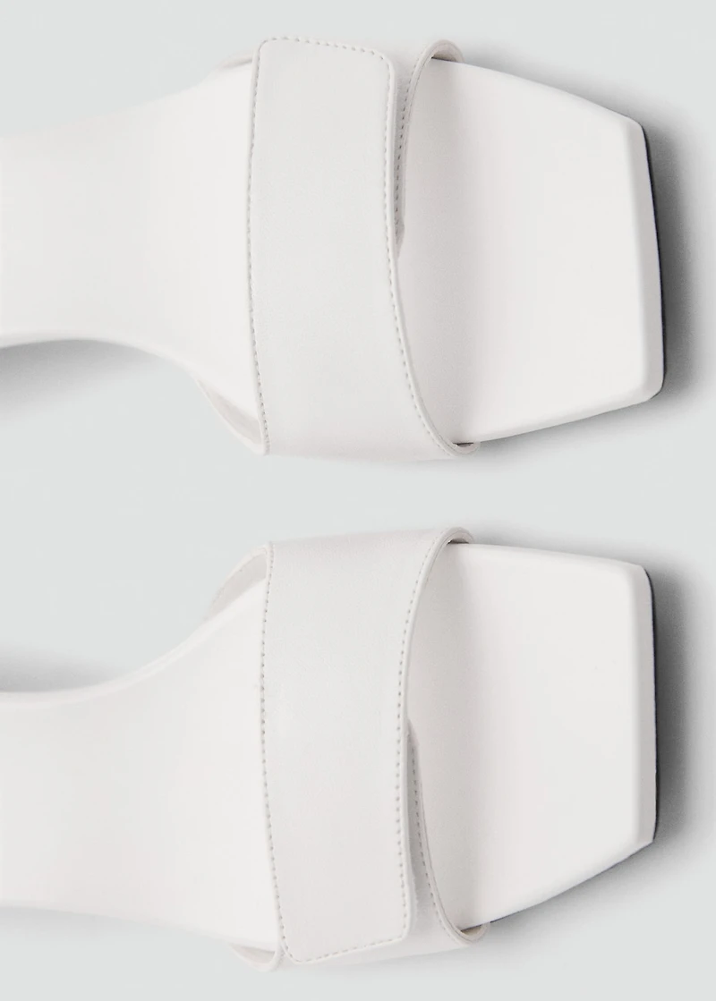 Heel leather sandals