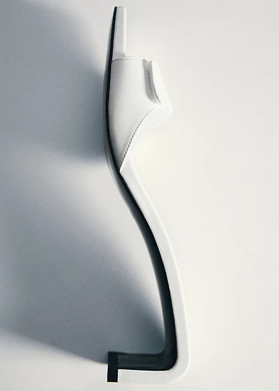 Heel leather sandals