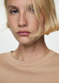 Short-sleeved cotton t-shirt