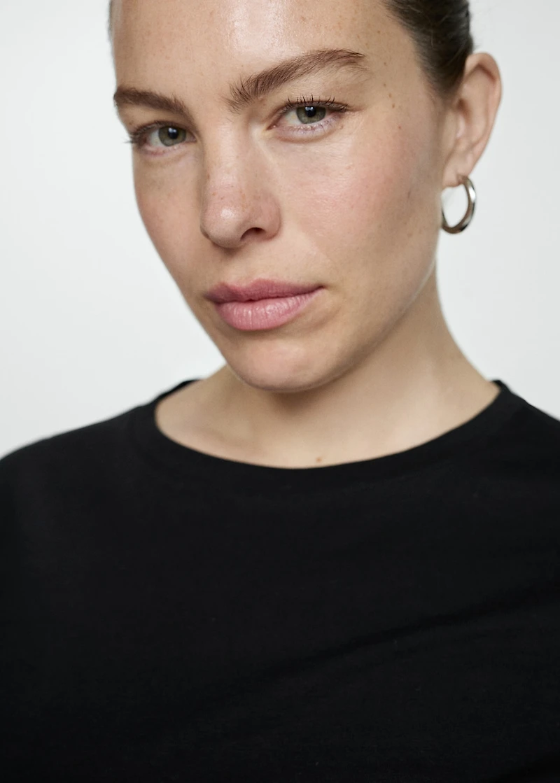 Short-sleeved cotton t-shirt