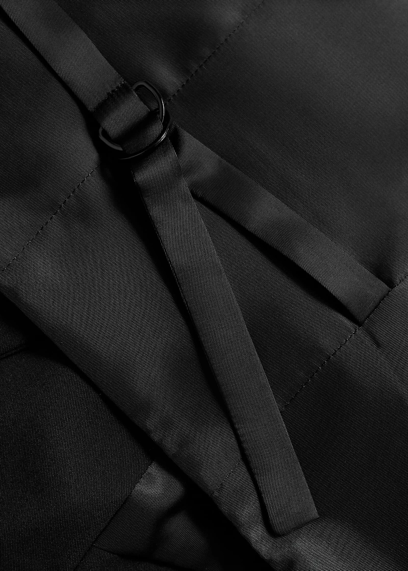 Suit vest with buttons