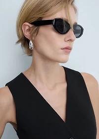 Suit vest with buttons