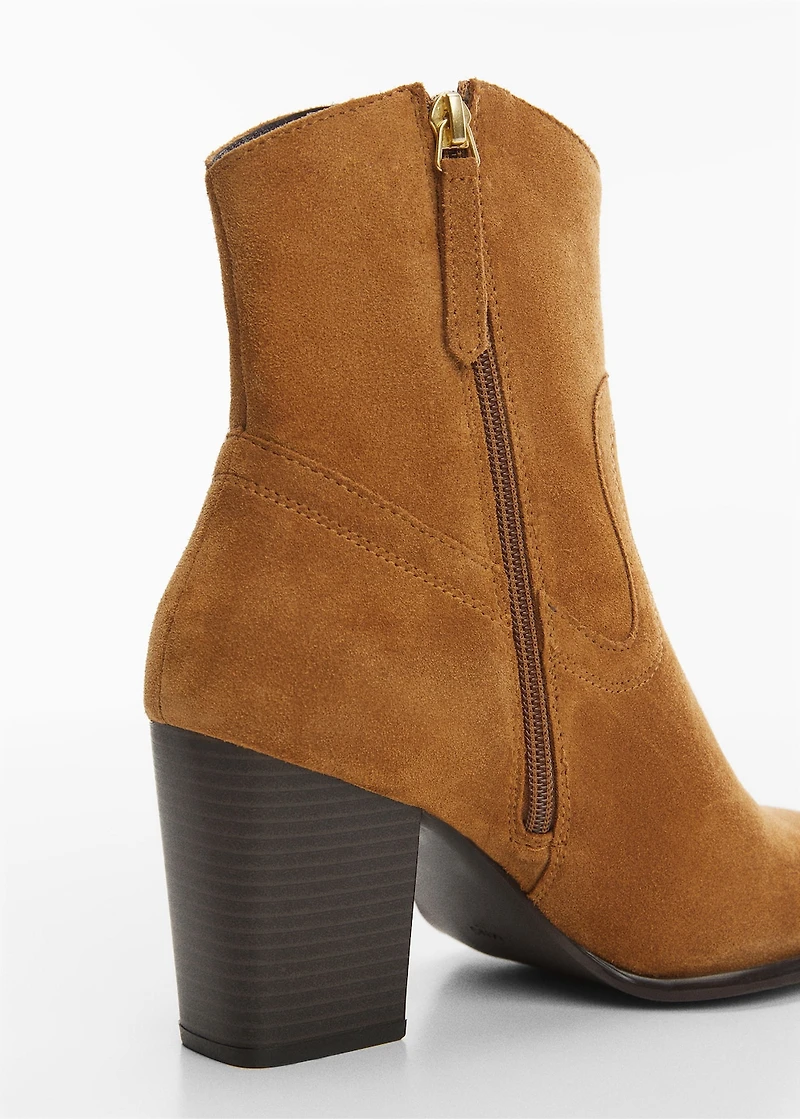 Heel suede ankle boot