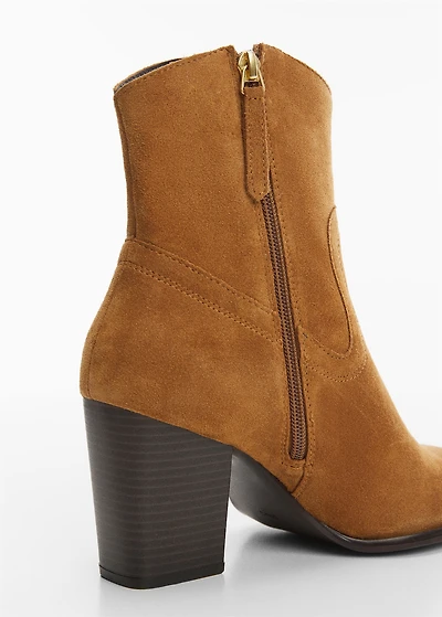 Heel suede ankle boot