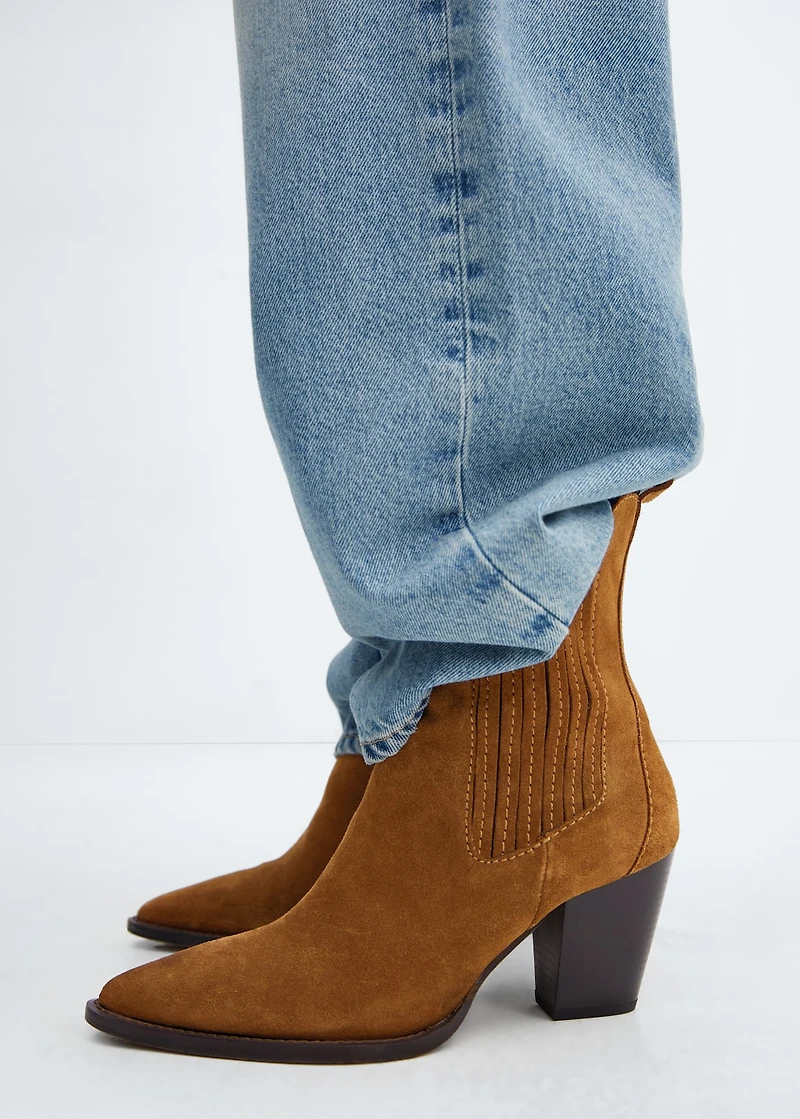 Heel suede ankle boot