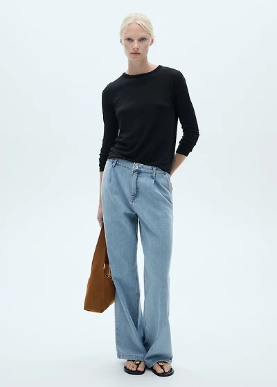 Wide-leg pleated jeans