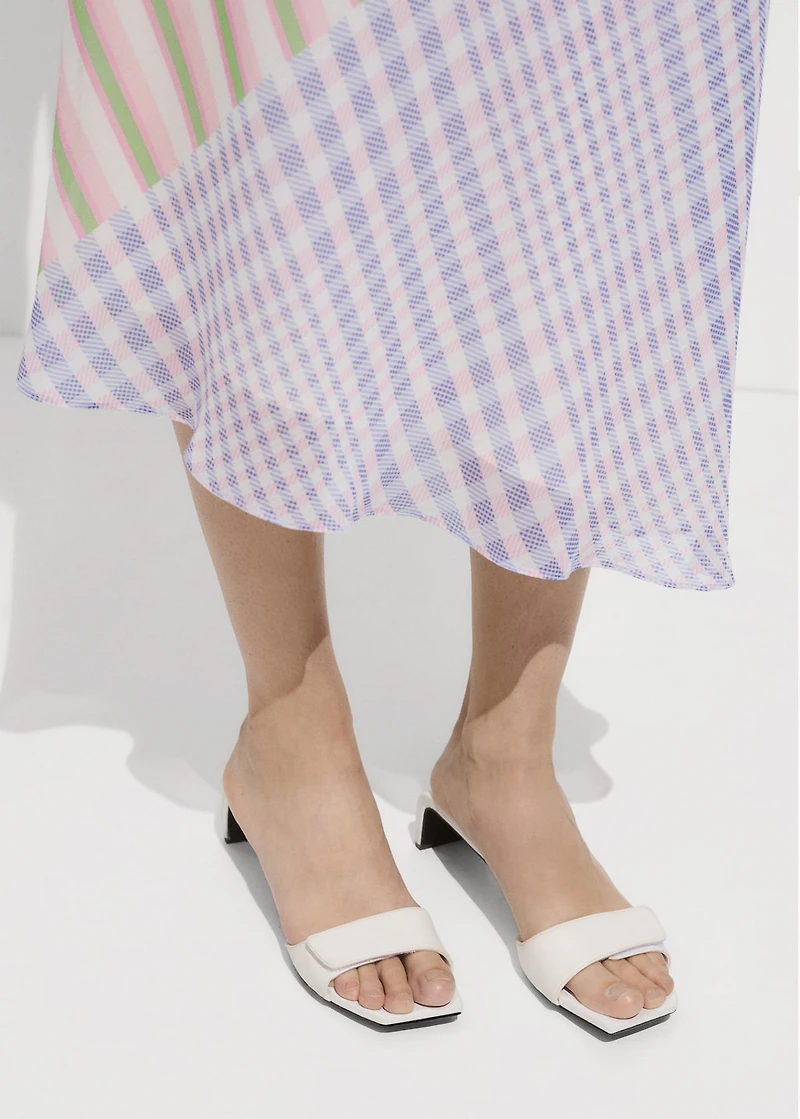 Heel leather sandals