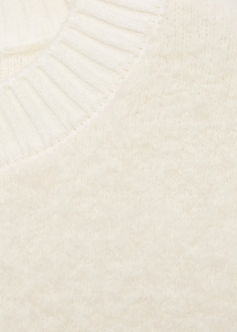 Round-neck sweater with soft finish