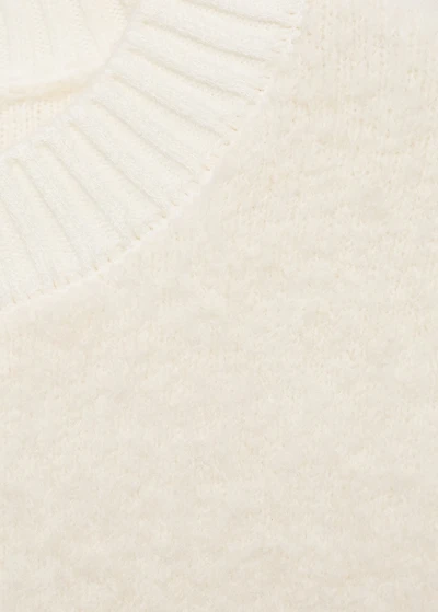 Round-neck sweater with soft finish