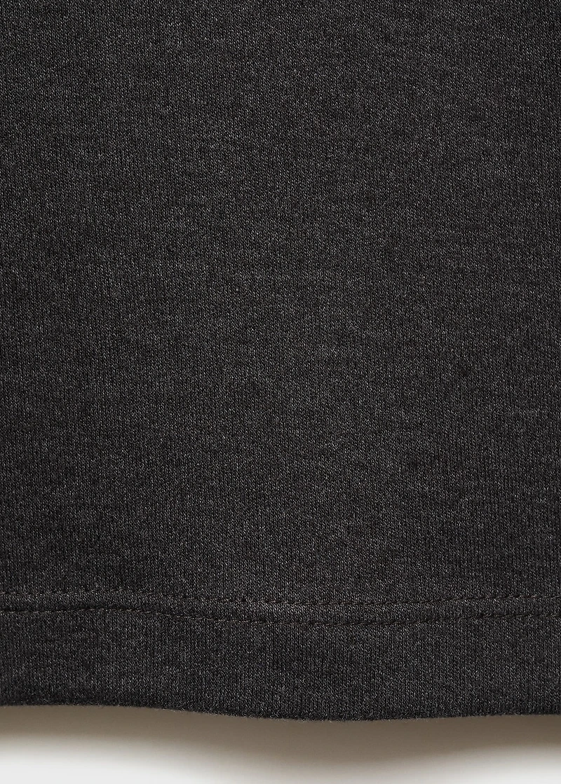 Thin round-neck t-shirt