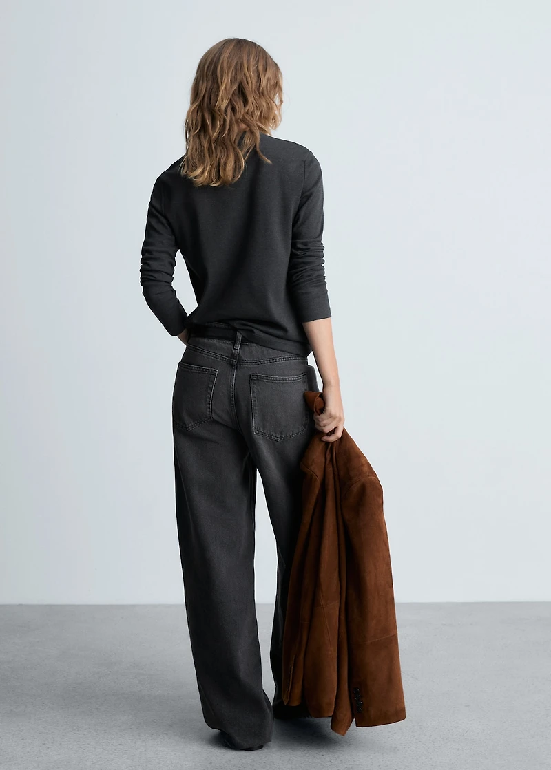 Thin round-neck t-shirt